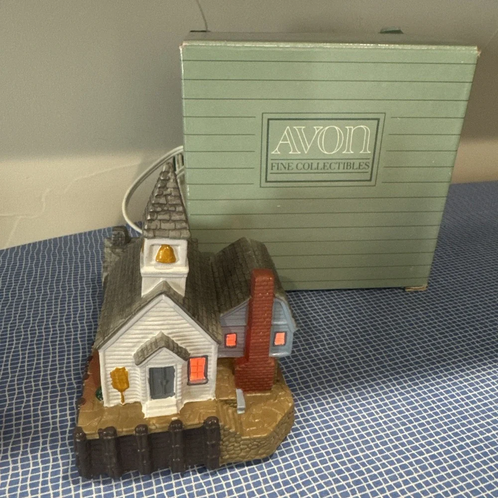 1989 Avon Church Early American Light-Up Village Mini Christmas House Collection